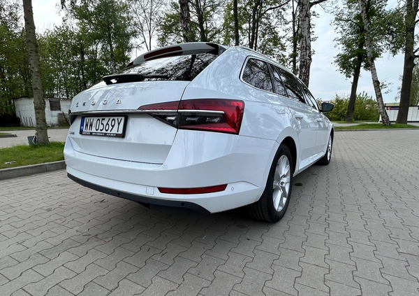 Skoda Superb cena 96600 przebieg: 105450, rok produkcji 2019 z Pabianice małe 254